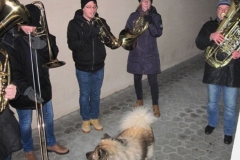 4886
